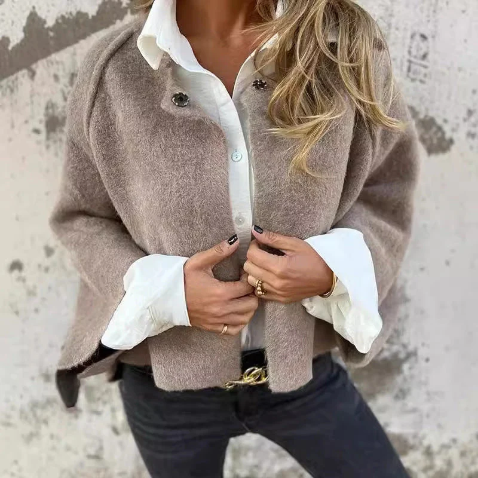 Women's Elegant Wool Coat with Timeless Charm