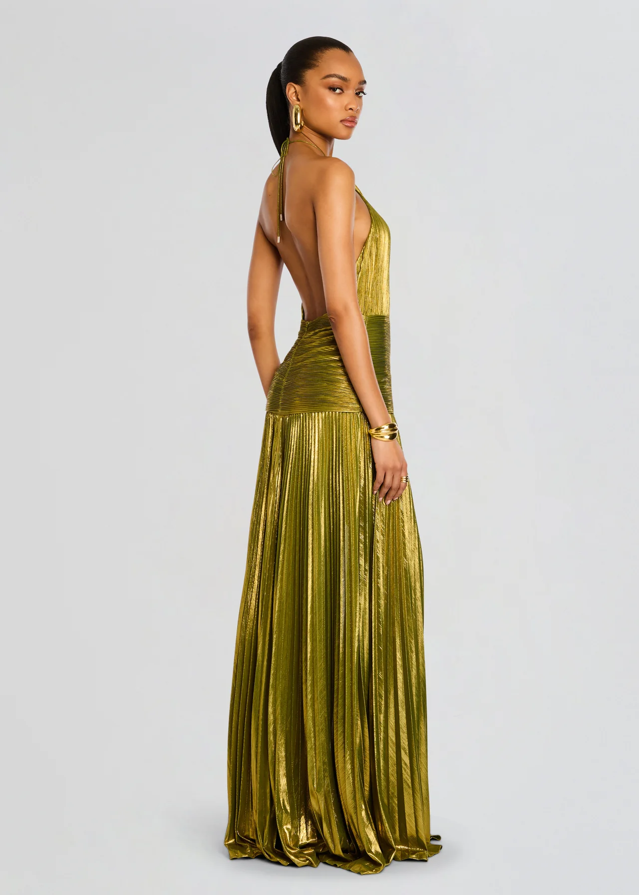 Women's Long dress with a sensual cut and luxurious finish