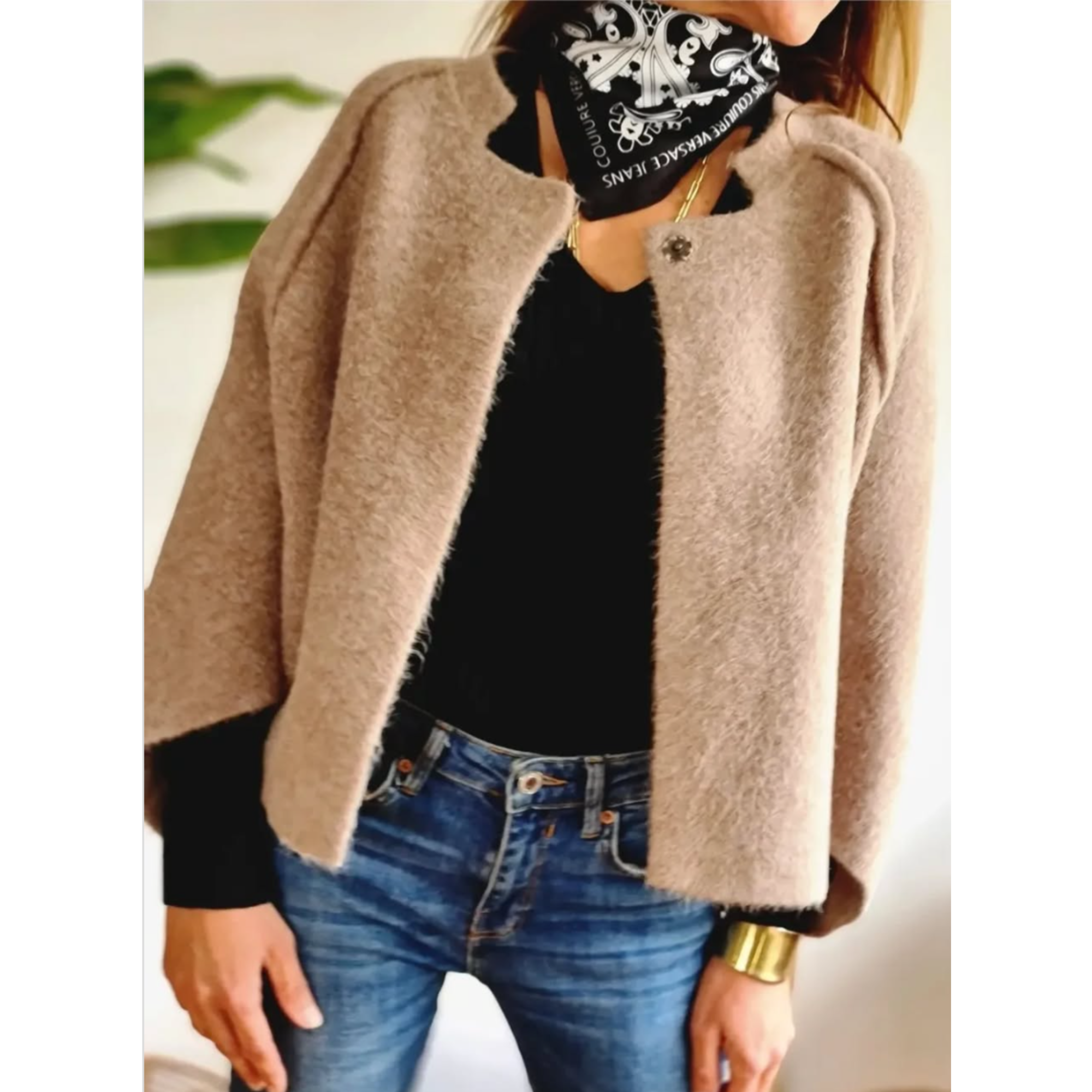 Women's Elegant Wool Coat with Timeless Charm
