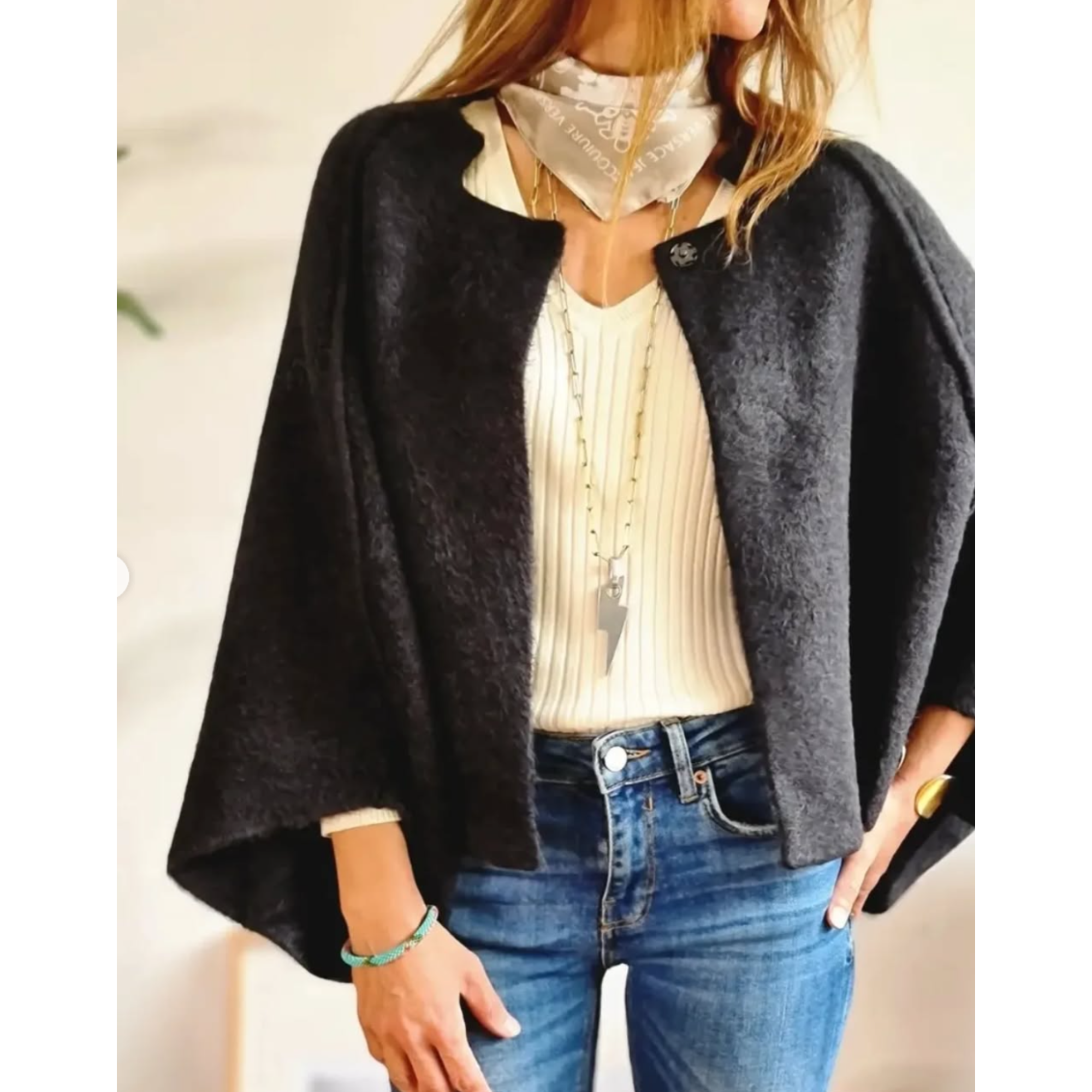 Women's Elegant Wool Coat with Timeless Charm
