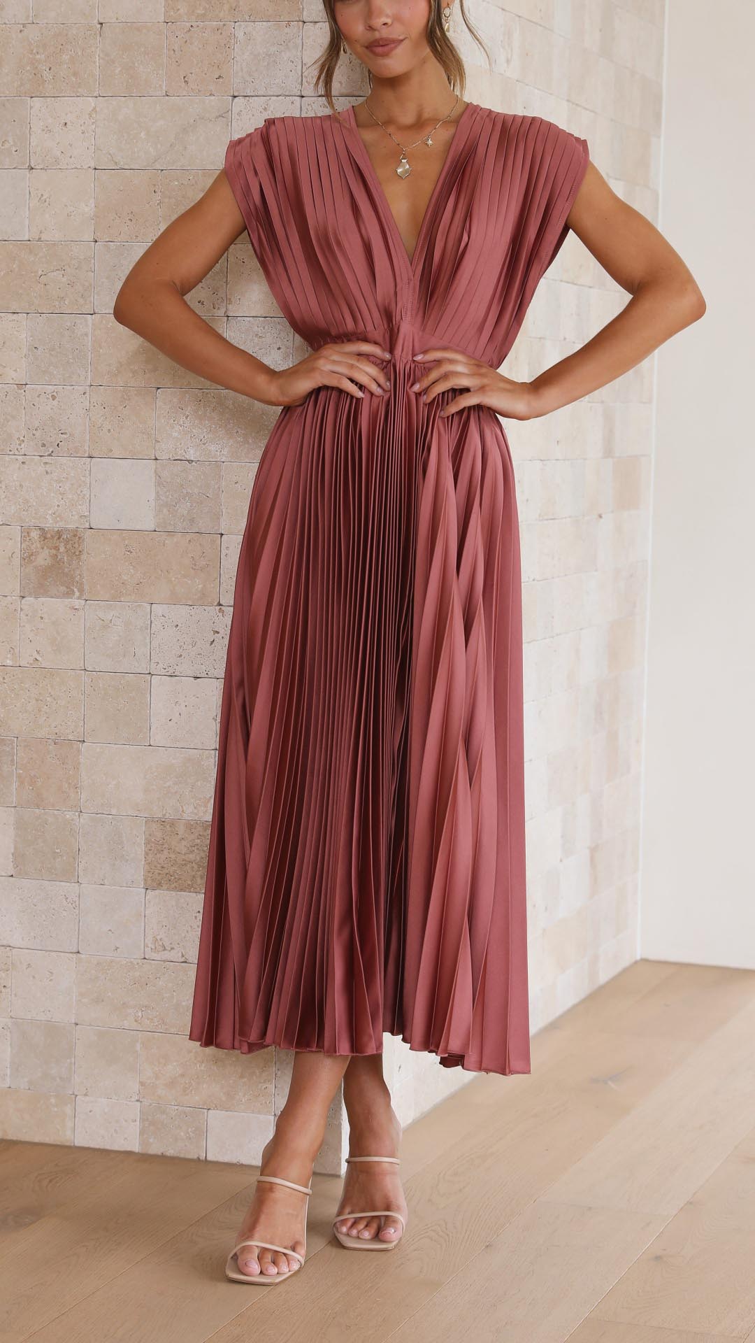 Women's Elegant Pleated Maxi Dress